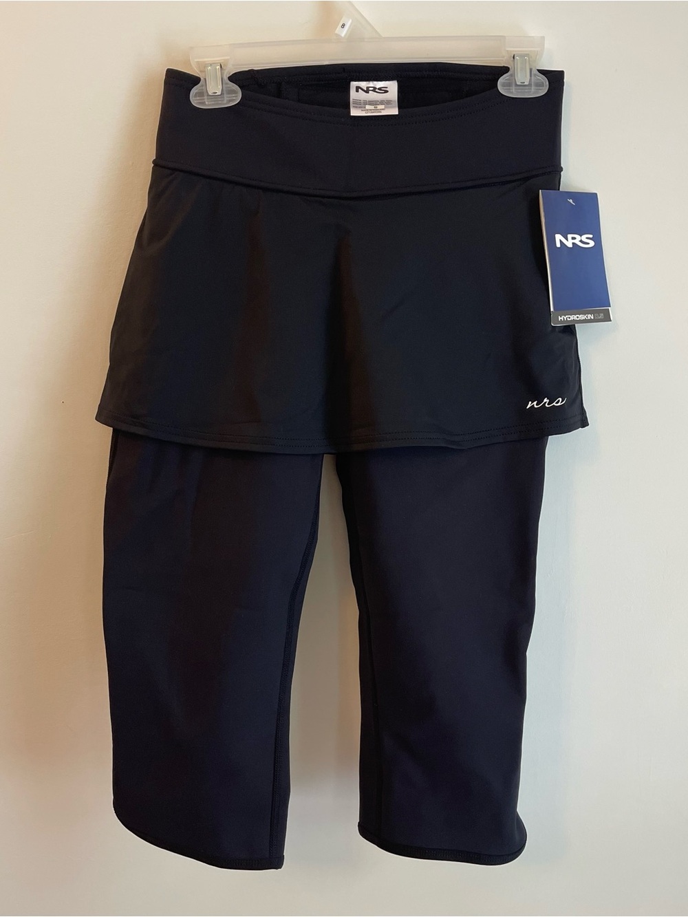 NEW Black SNRS HydroSkin 0.5 H2 Core Skirted DWR Finish 4-Way Stretch Capri S
